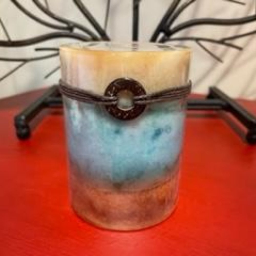 Candle.  Beach House Scent. NWT